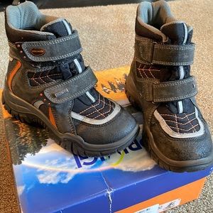 Boys/Kids Primigi Hugo-E Gore-Tex Grey Size 32 Boot